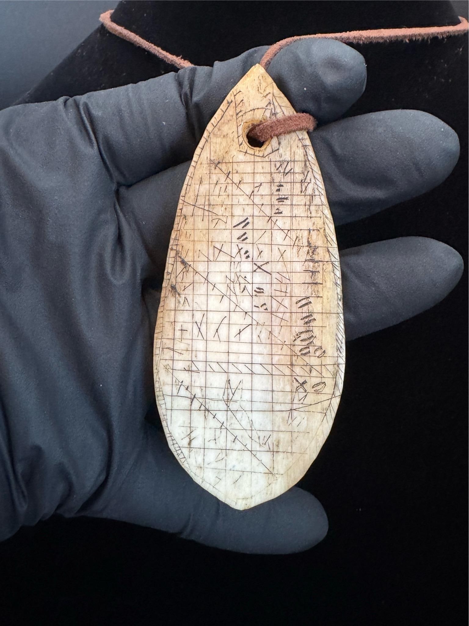 Antique Batak Shaman Calendar Pendant, Porhalaan - 3
