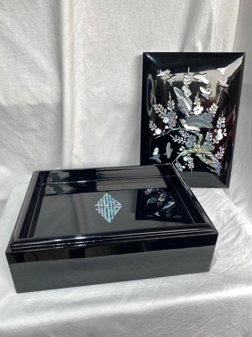 Late 20th Century Korean Mother-of-Pearl Lacquer Document Box With Birds & Blossoms - 2