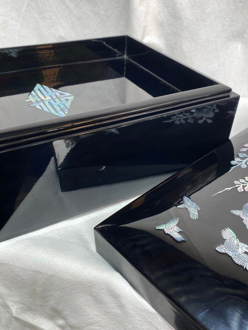 Late 20th Century Korean Mother-of-Pearl Lacquer Document Box With Birds & Blossoms - 7
