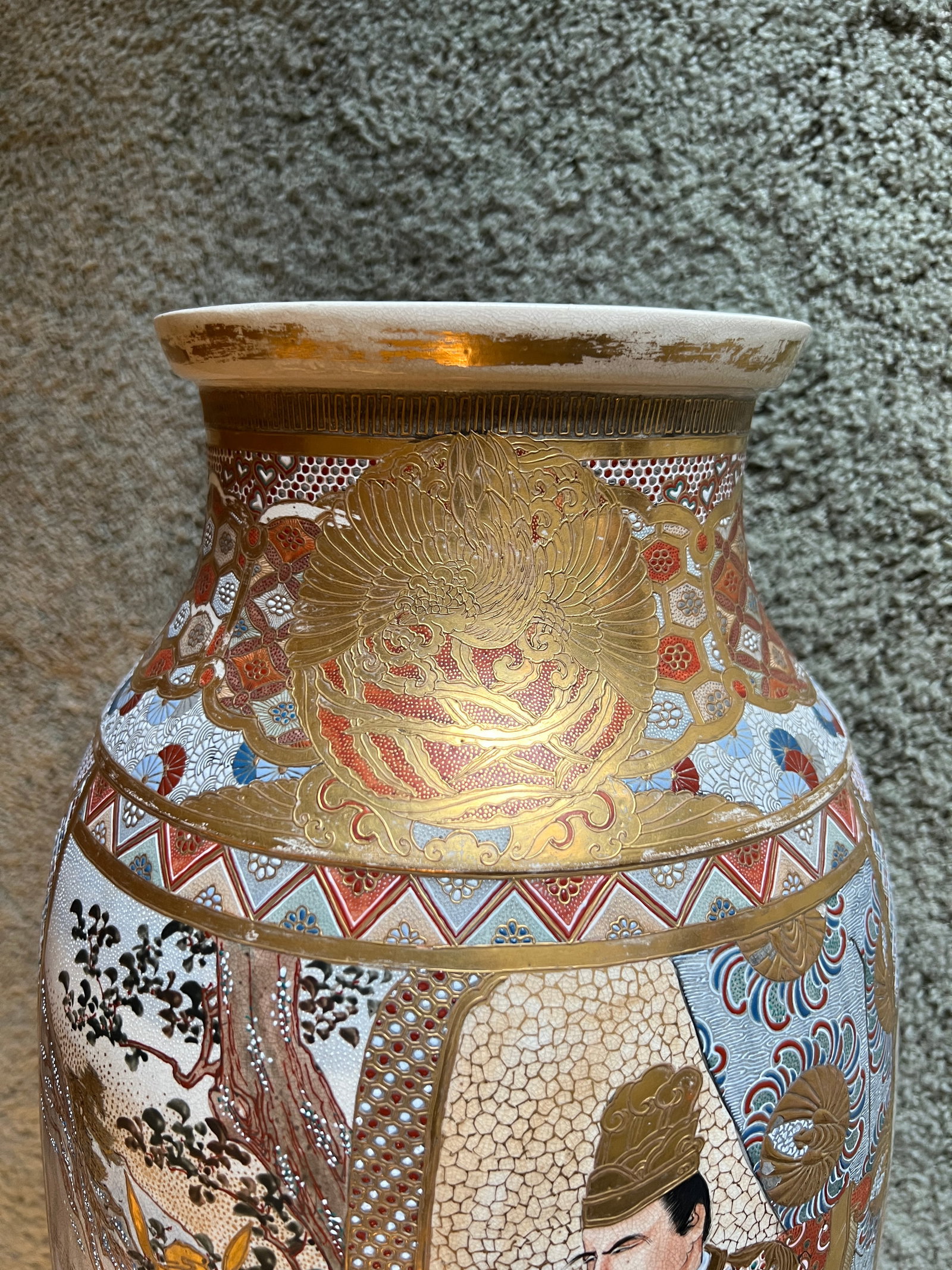 Monumental 24" Antique Japanese Meiji Period Kyoto Satsuma Palace Floor Vase, Court Scene & Peony - 11