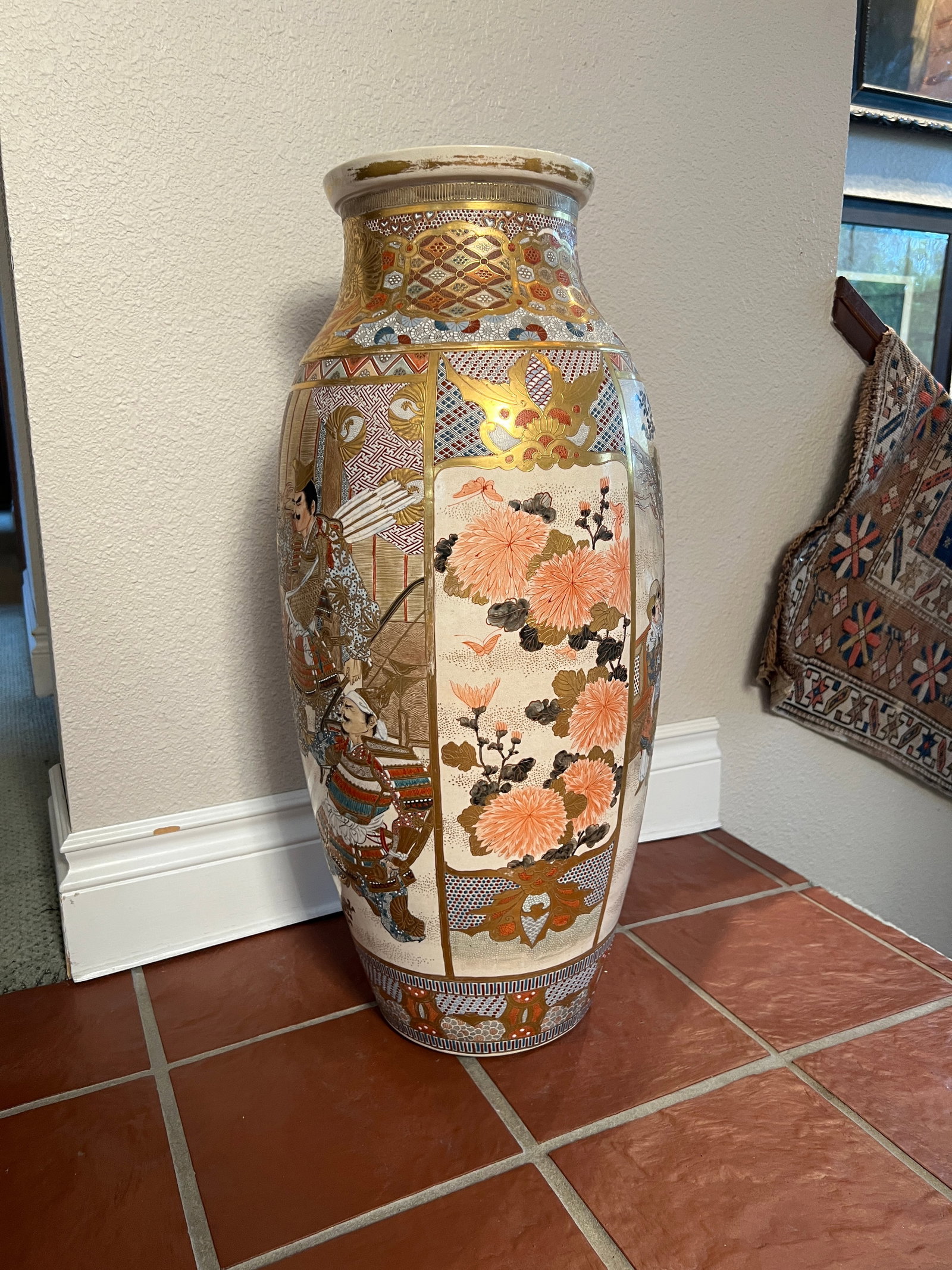 Monumental 24" Antique Japanese Meiji Period Kyoto Satsuma Palace Floor Vase, Court Scene & Peony - 3