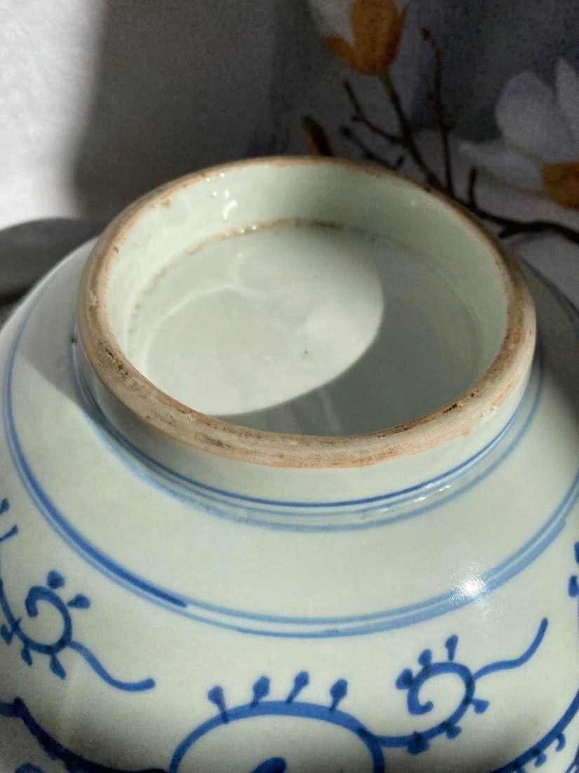 19th Century Japanese Hirado-Style "Helmet" Bowl With Sho-Chiku-Bai Motif - 14