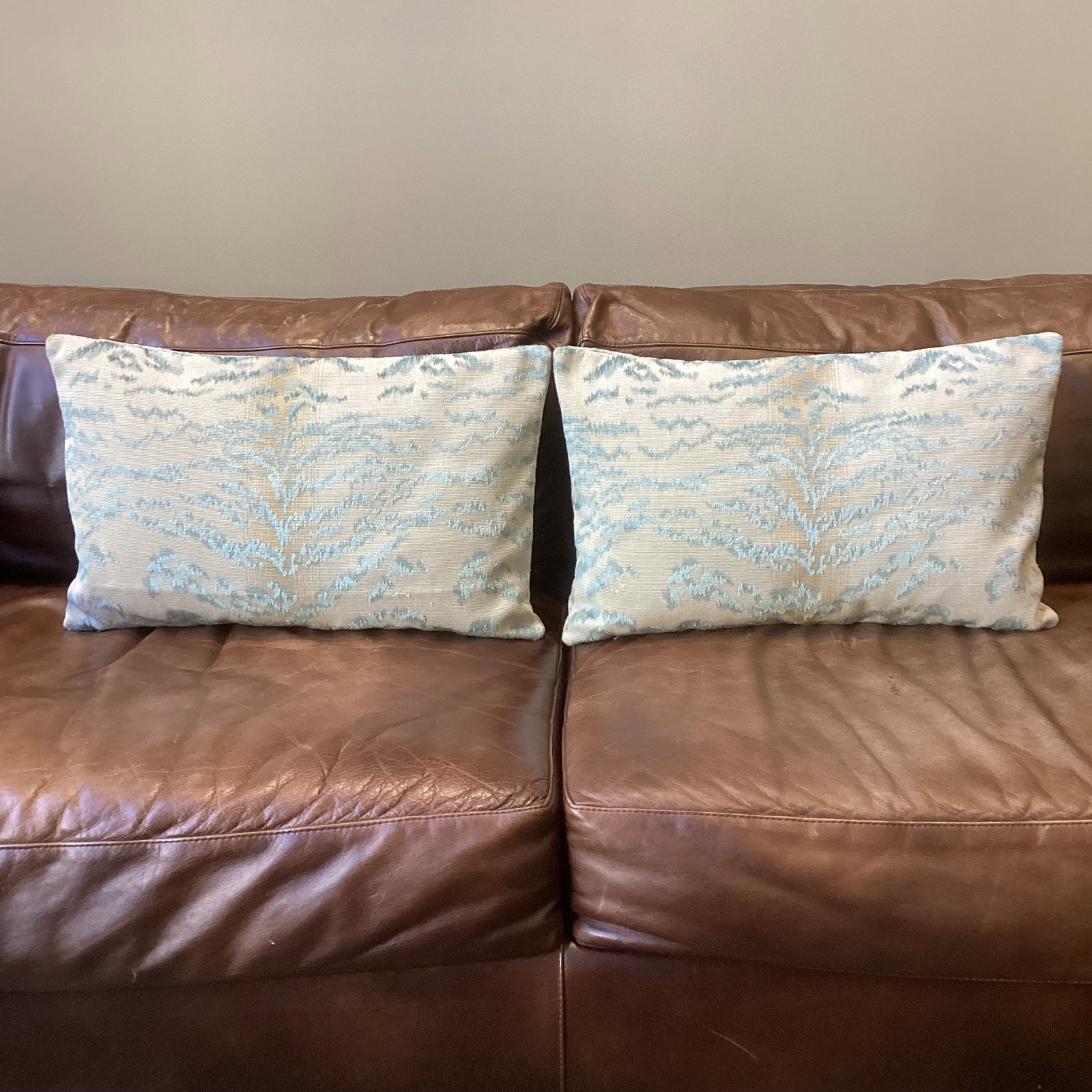 New Pair of Cowtan & Tout Blue and Cream Tiger Print Lumbar Pillows - 5