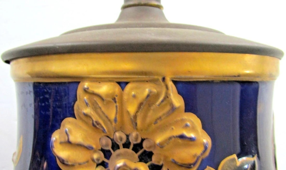 Late 19th Century Keller & Guerin French Porcelain Vase With Lion Rampant Table Lamps - a Pair - 10