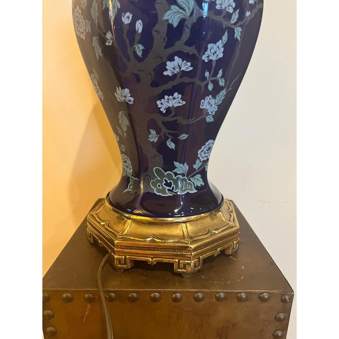 1970s Chinoiserie Cobalt Blue Porcelain Lamp - Heavy 6lb Greek Key Brass Base - 3