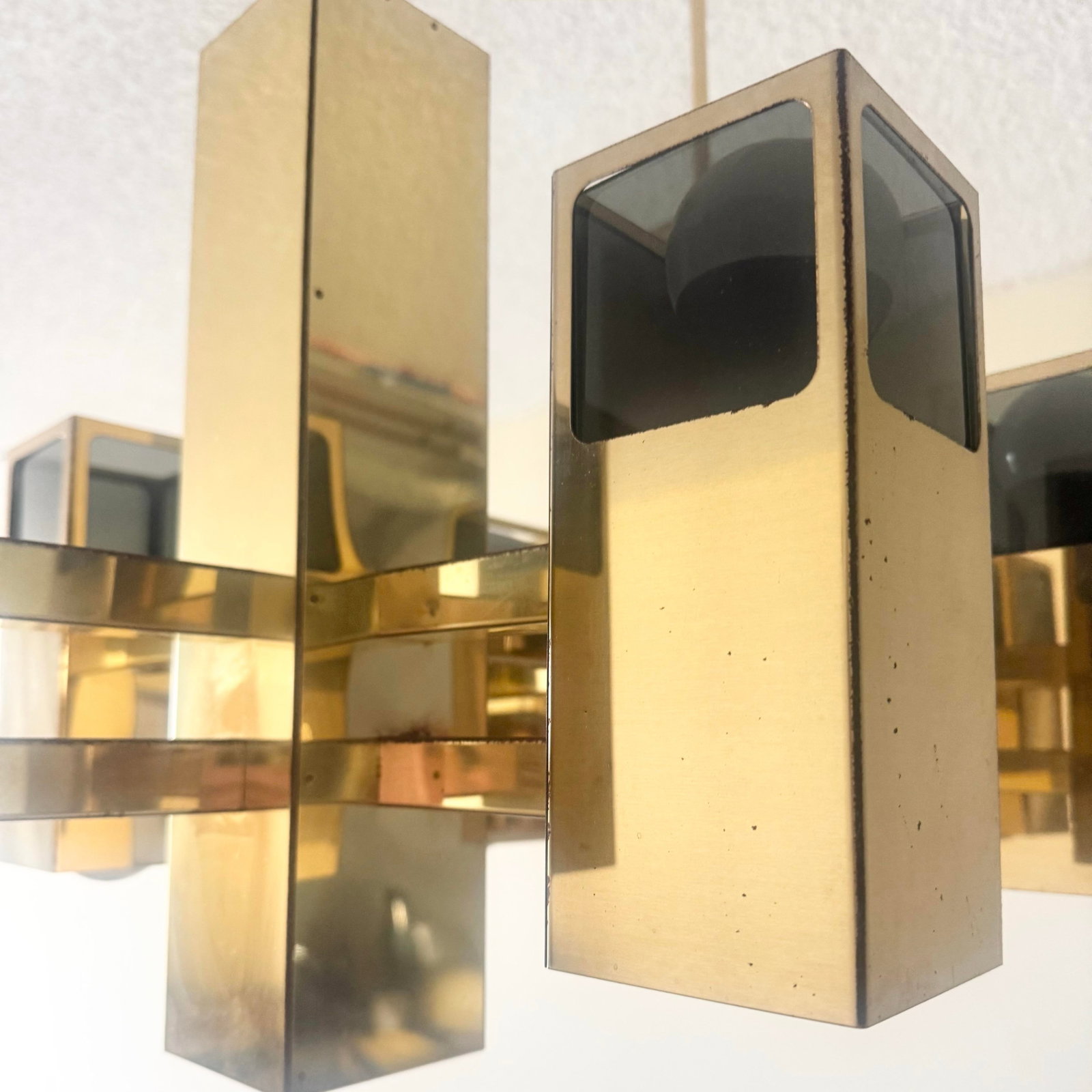 Mid Century Modern Brass Finish and Smoked Lucite Chandelier by Robert Sonneman - 4