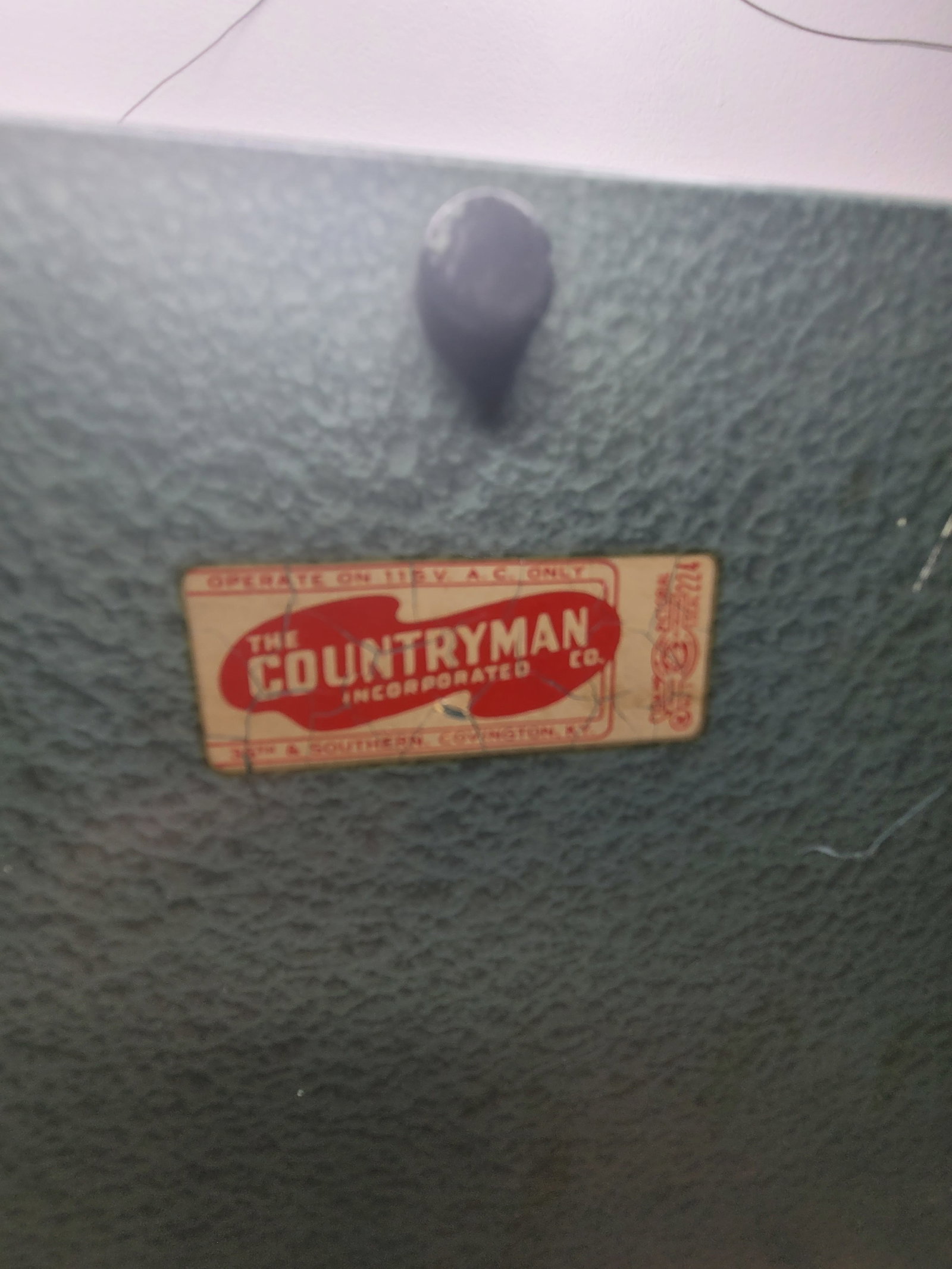 Mid 20th Century Deep South Milk Light-Up Advertising Clock by the Countryman Co. - 10