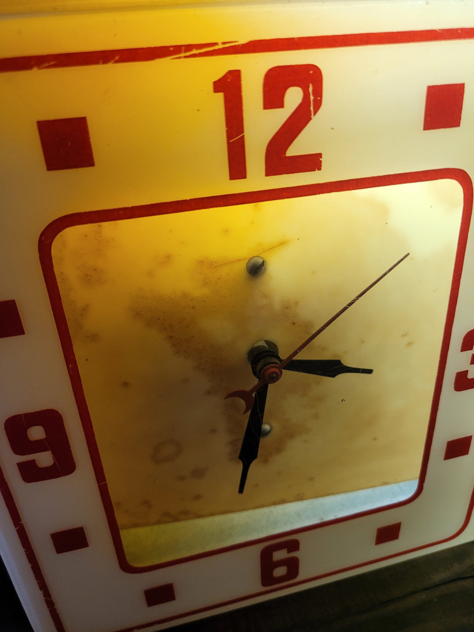 Mid 20th Century Deep South Milk Light-Up Advertising Clock by the Countryman Co. - 3