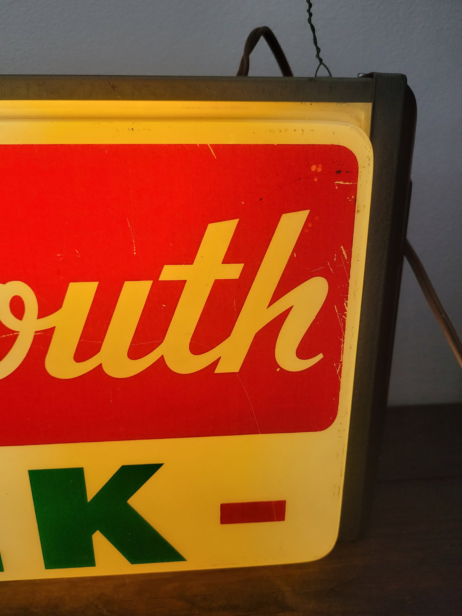 Mid 20th Century Deep South Milk Light-Up Advertising Clock by the Countryman Co. - 4