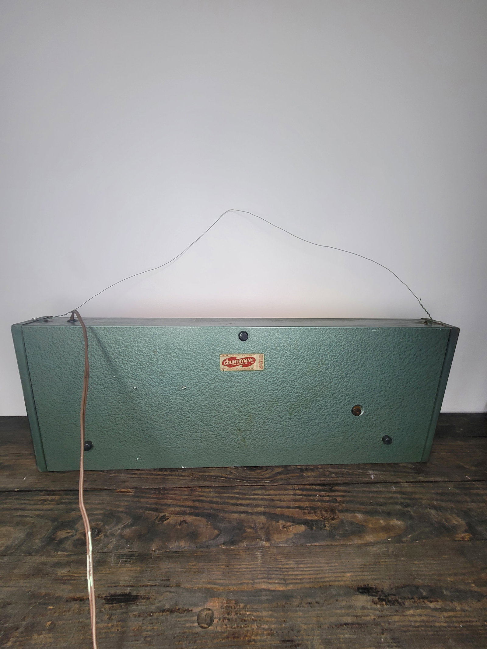 Mid 20th Century Deep South Milk Light-Up Advertising Clock by the Countryman Co. - 8