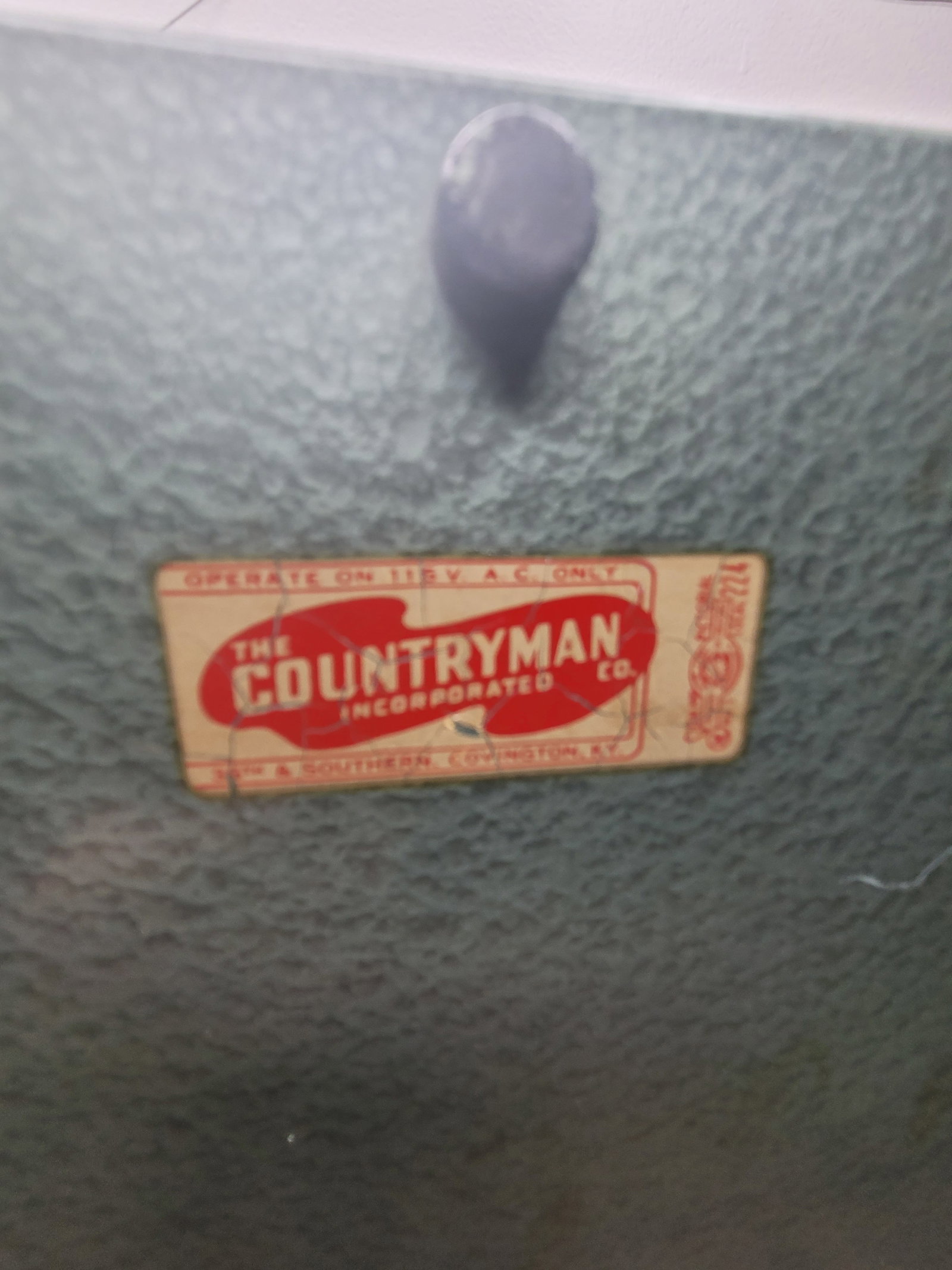 Mid 20th Century Deep South Milk Light-Up Advertising Clock by the Countryman Co. - 9