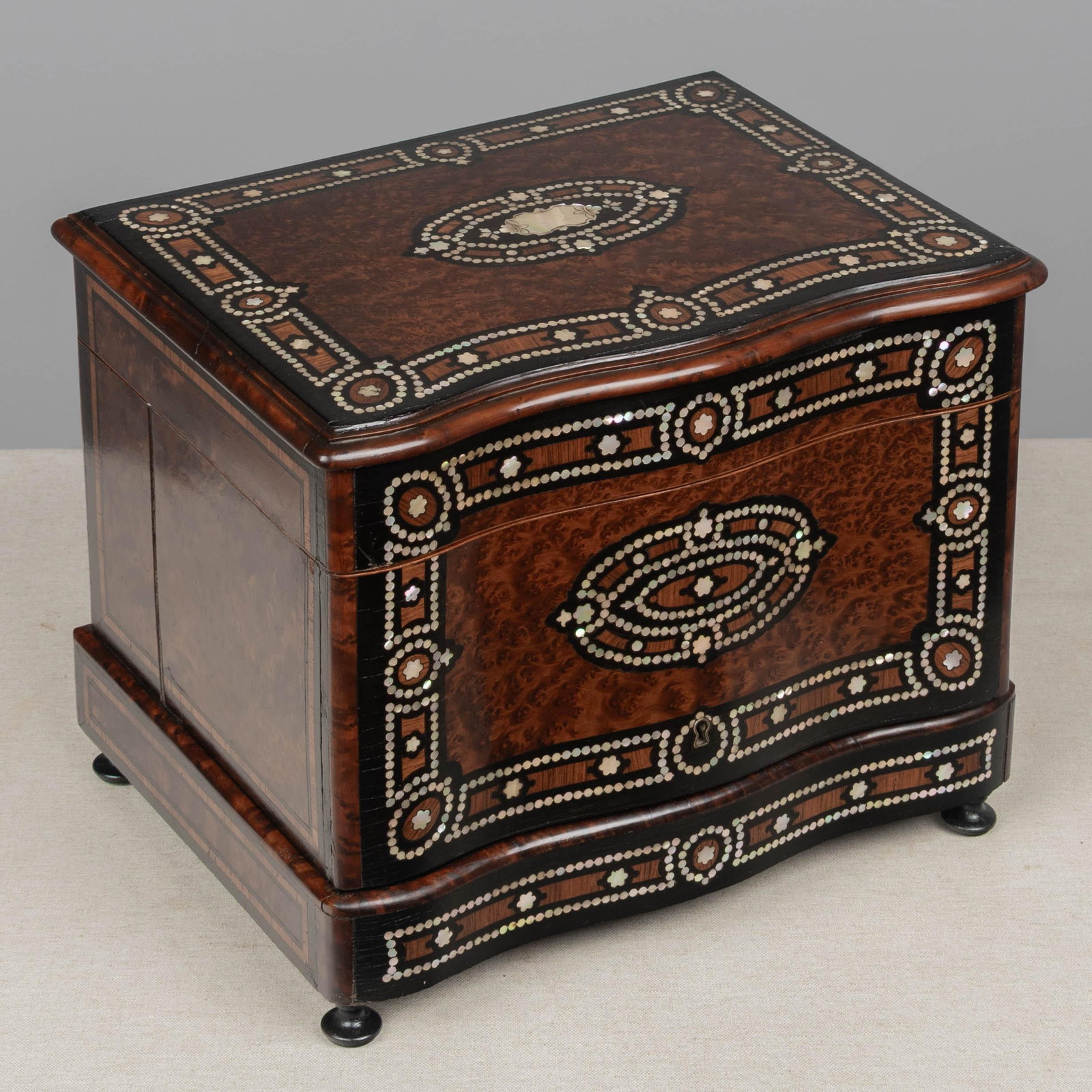 19th Century French Marquetry Tantalus Cordial Decanter Set - Set of 11 - 2
