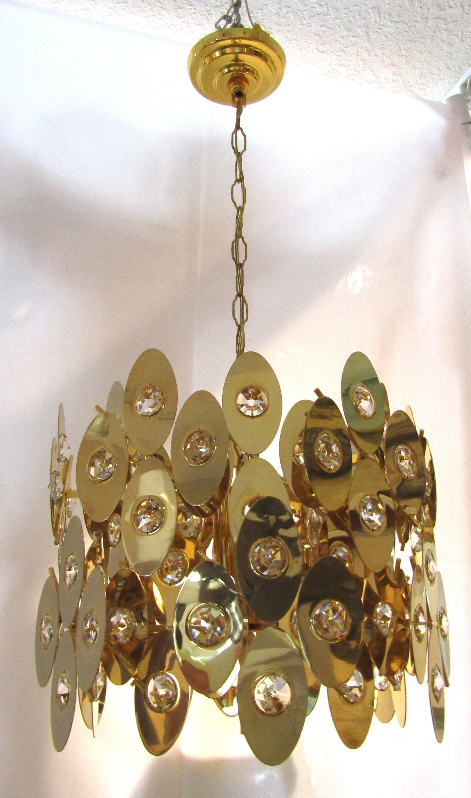 1970s Rare Gold Plated Brass Austrian Crystal Chandelier Attributed to Palwa - 3