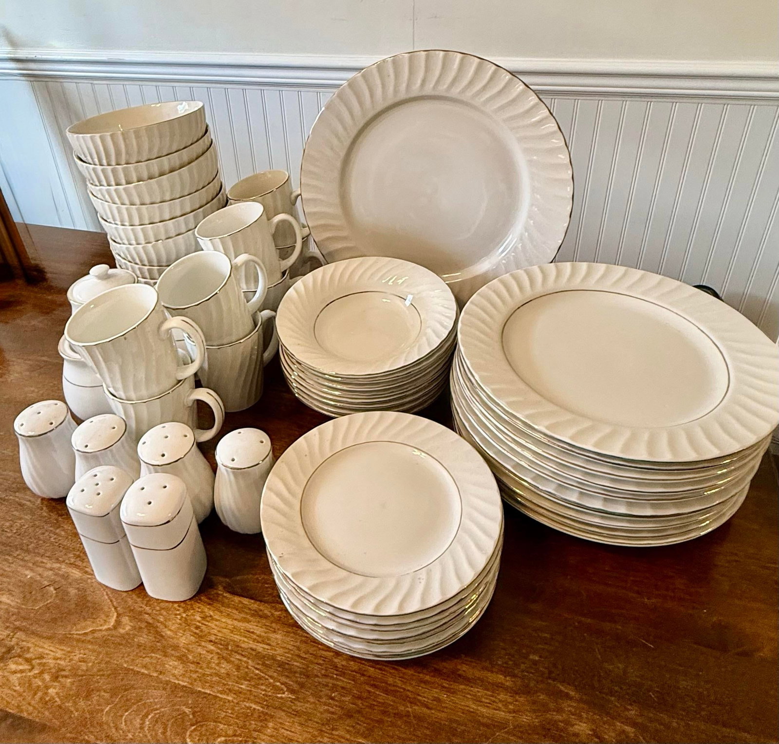 1960s Totally Today Dinnerware - 52 Piece - 11