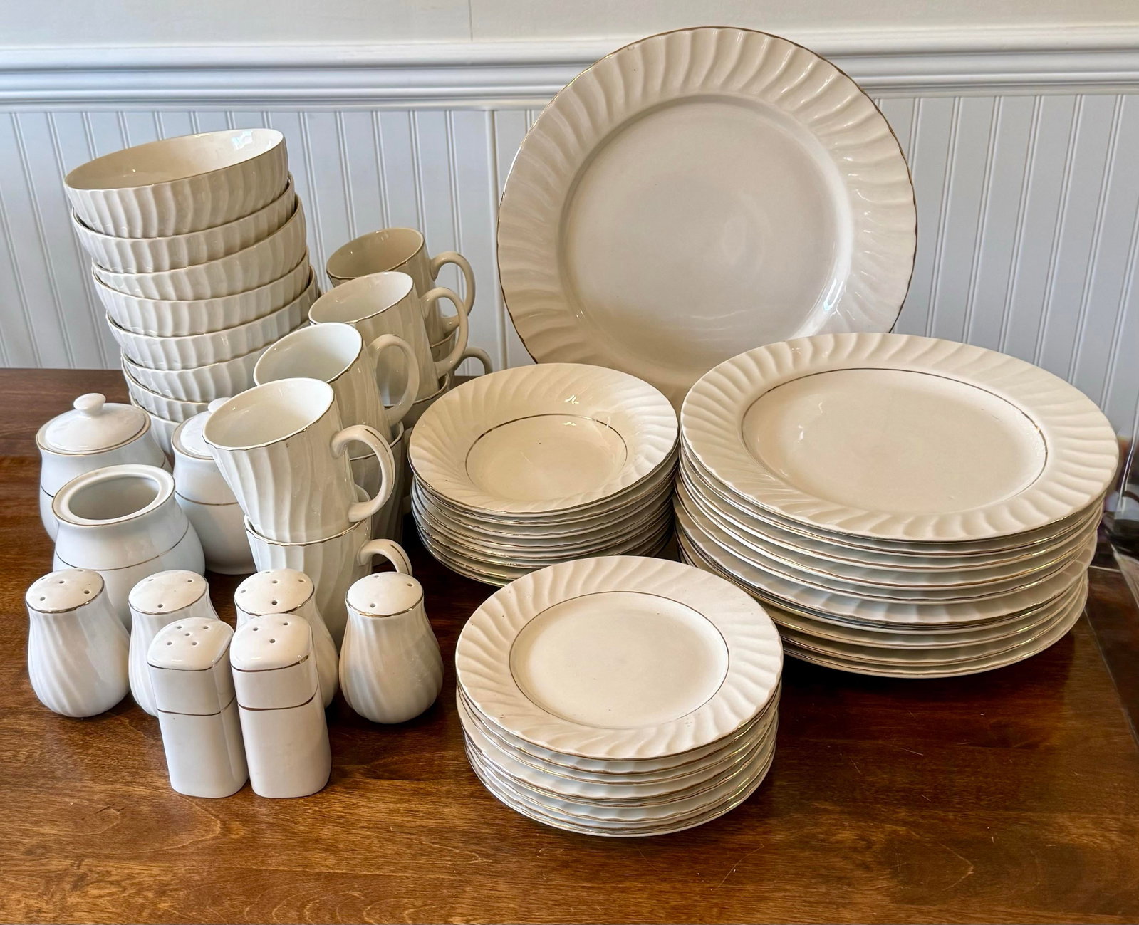 1960s Totally Today Dinnerware - 52 Piece - 2