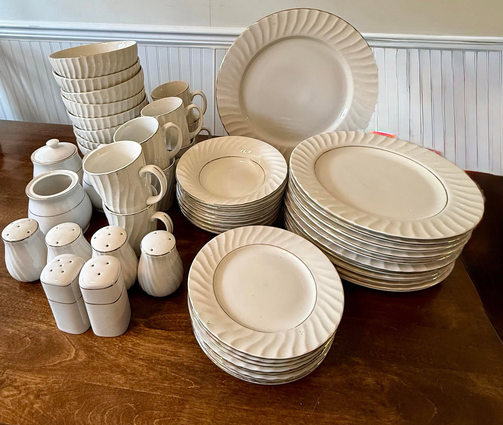 1960s Totally Today Dinnerware - 52 Piece - 3