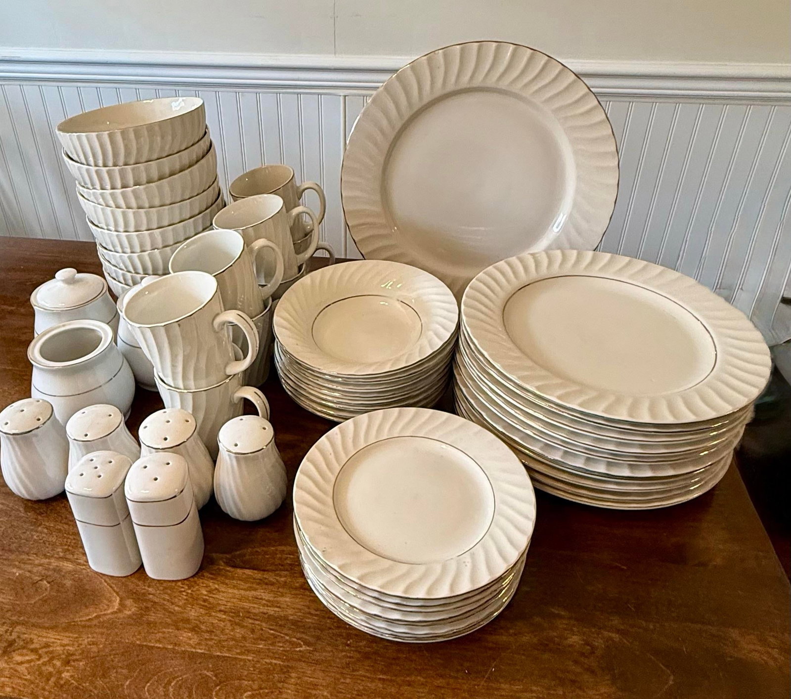 1960s Totally Today Dinnerware - 52 Piece - 4