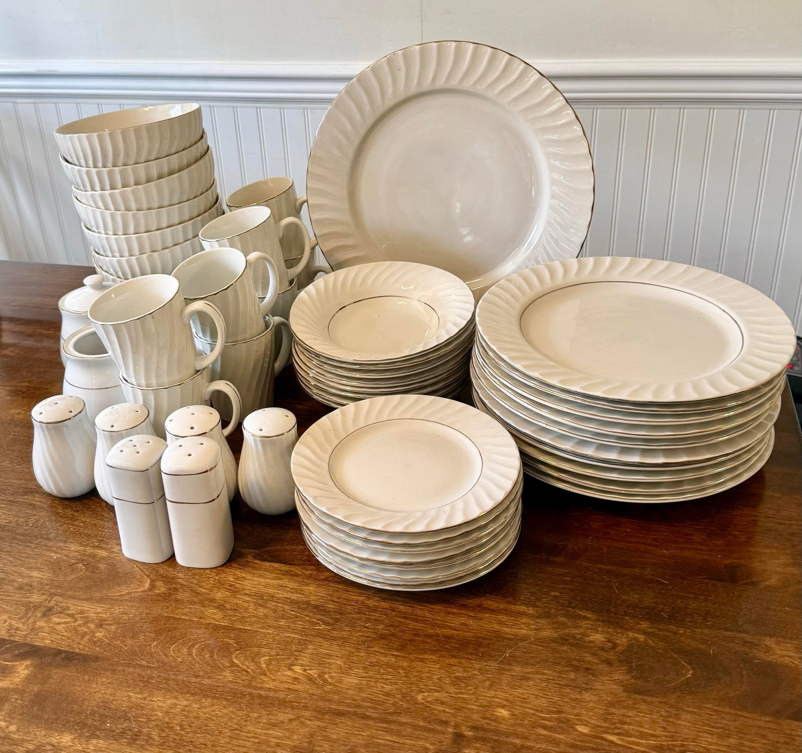1960s Totally Today Dinnerware - 52 Piece - 9