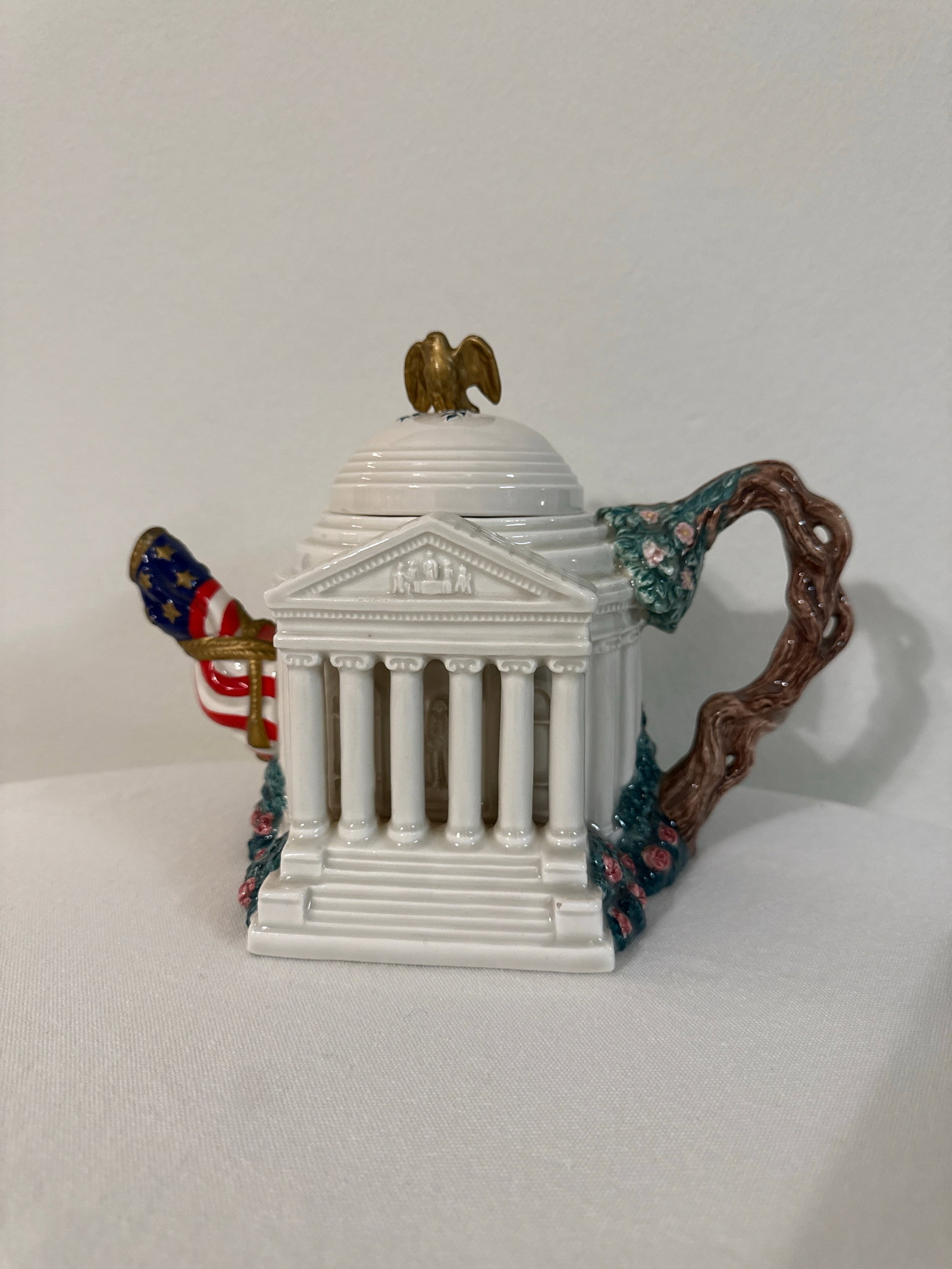 1990s Limited Edition "The Jefferson Memorial" Teapot With Lid Produced by Fitz and Floyd - 9