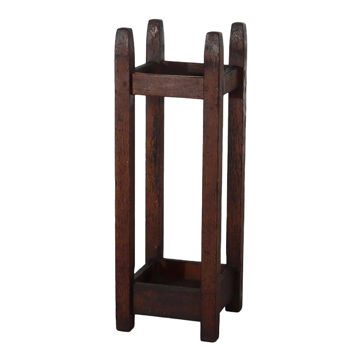 Antique Gustave Stickley Arts & Crafts Mission Oak Umbrella Stand C1910: A fine example of American Arts & Crafts design, this Mission Oak umbrella stand is attributed to the renowned workshops of Gustave Stickley, circa 1910. Crafted from solid oak, the stand features a r