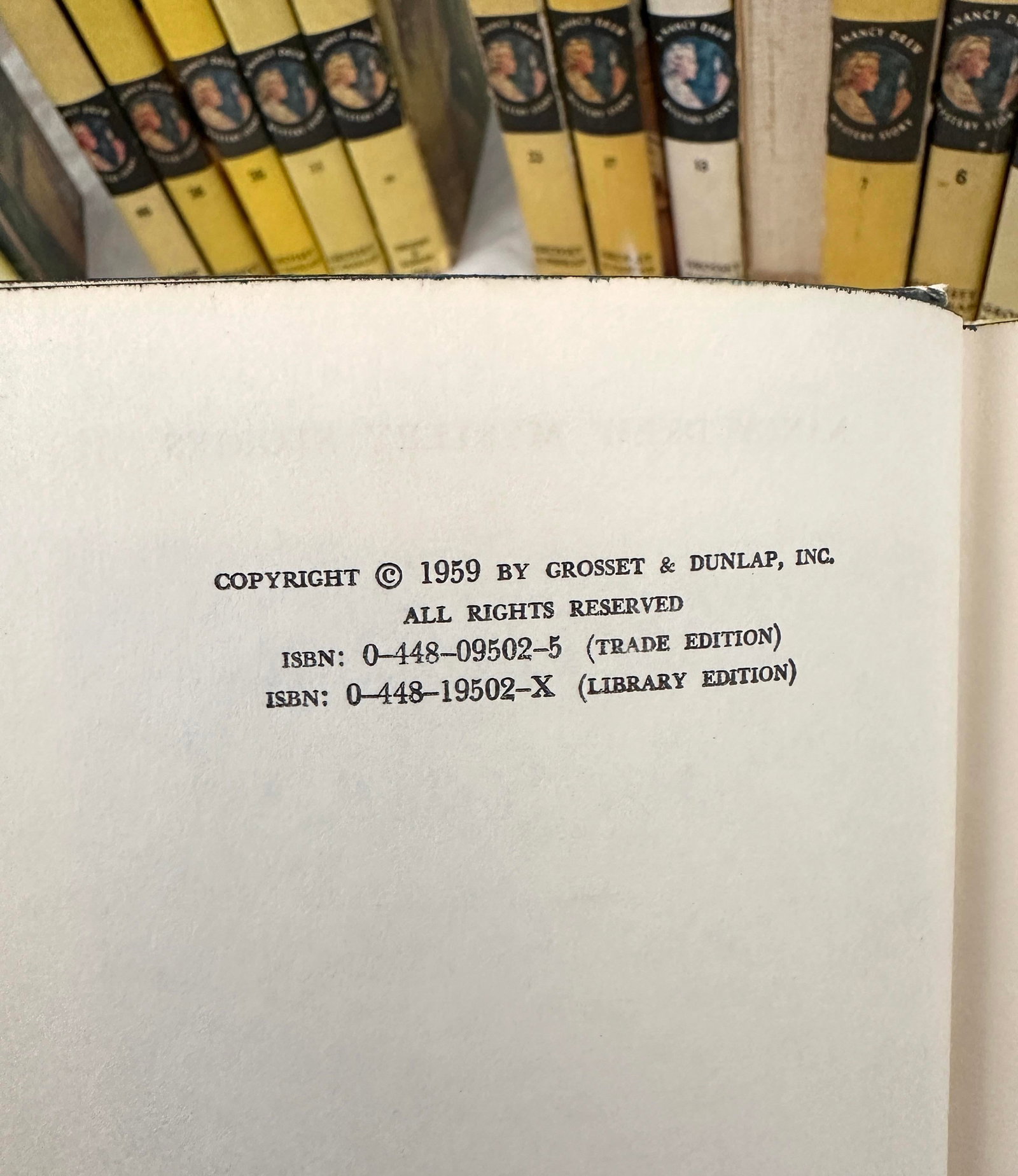 Vintage Nancy Drew Book Collection S/23 - 7