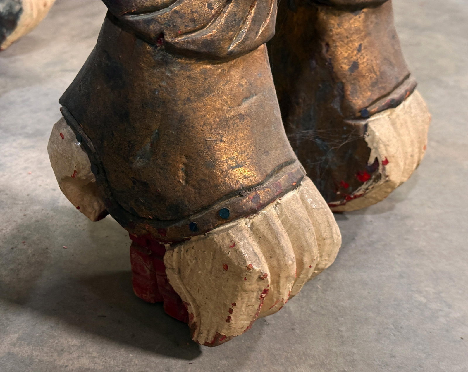 Antique c.1920's/30's Pair of Monumental Burmese Carved Wood Gilt Temple Guardian Lions / Foo Dogs - 16