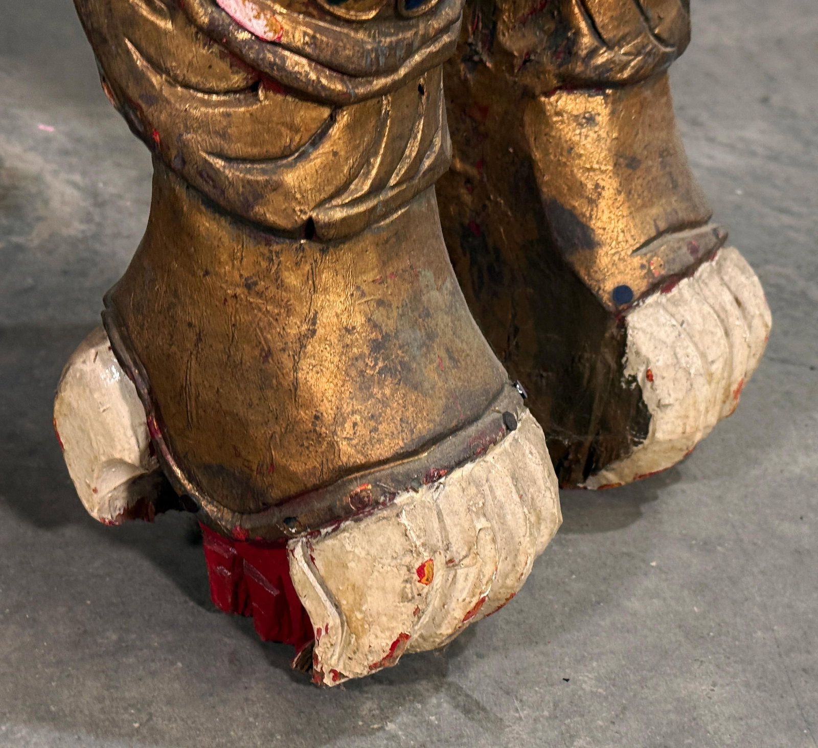 Antique c.1920's/30's Pair of Monumental Burmese Carved Wood Gilt Temple Guardian Lions / Foo Dogs - 9