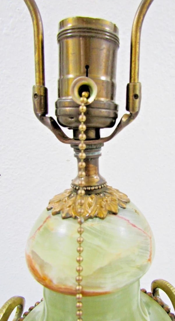 Antique French Neoclassical Green Onyx and Gilt Bronze Garland and Satyr Mounts Table Lamp - 7