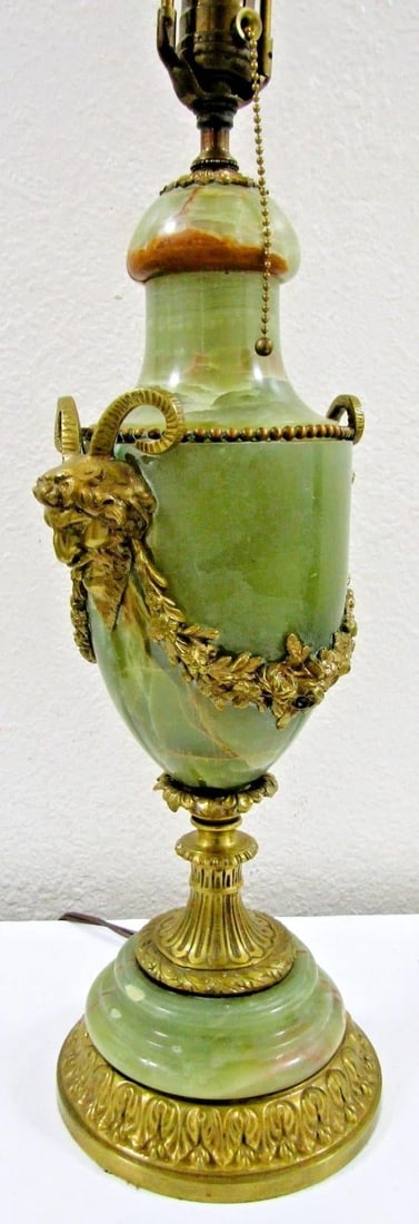 Antique French Neoclassical Green Onyx and Gilt Bronze Garland and Satyr Mounts Table Lamp - 8