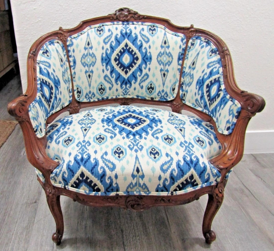 Antique French Louis XV Carved Walnut French Bergère Armchair Ikat 18th Century - 4