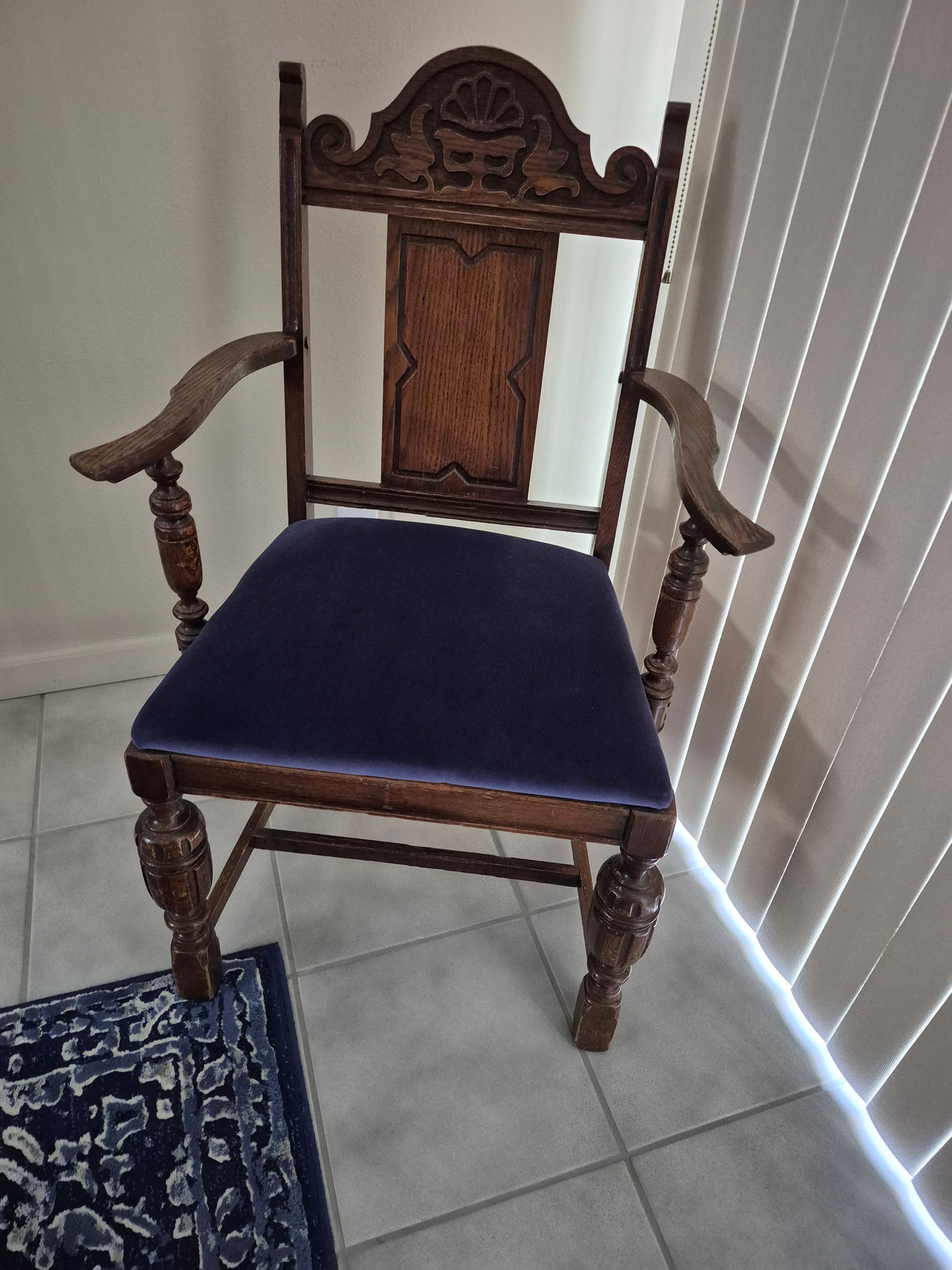 Early 20th Century Jacobean Revival Table With Six Chairs - 6