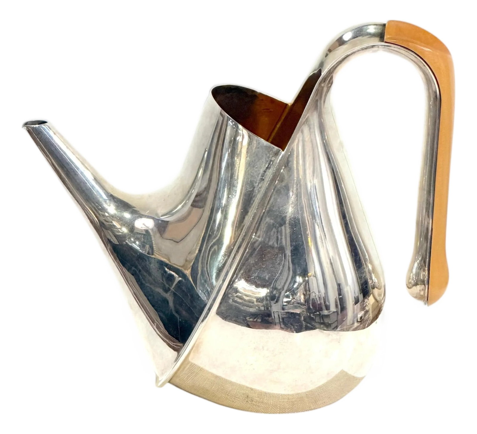 Oscar Tusquets for Alessi Sculptural Silverplate Teapot or Pitcher, 1983: Oscar Tusquets for Alessi Sculptural Silverplate Teapot or Pitcher, 1983 A highly sculptural postmodern silver-plated teapot or pitcher designed by celebrated Spanish architect and designer Oscar