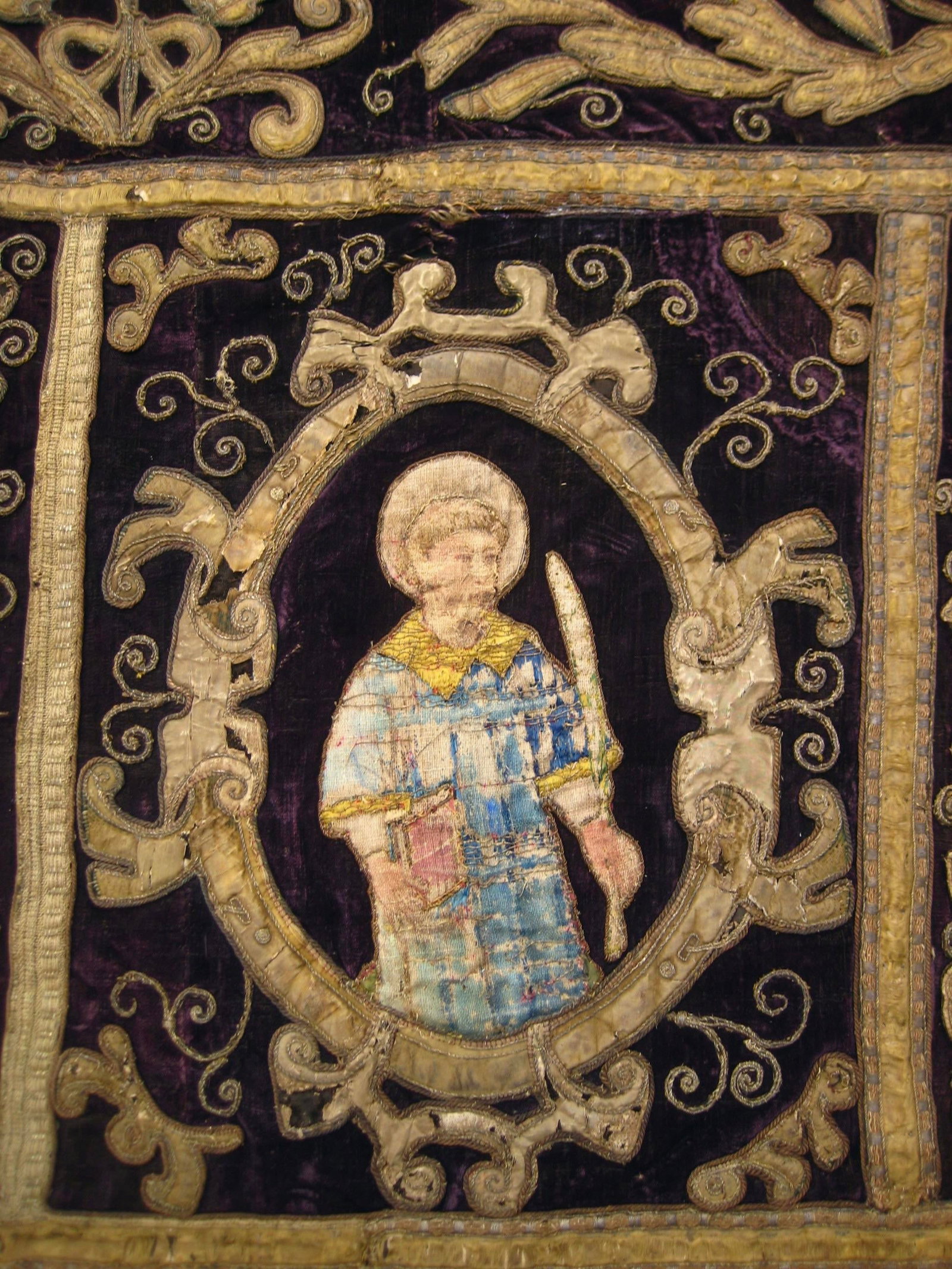 Large Velvet Gold and Silk Embroidered Antependium Circa 17 Century - 2