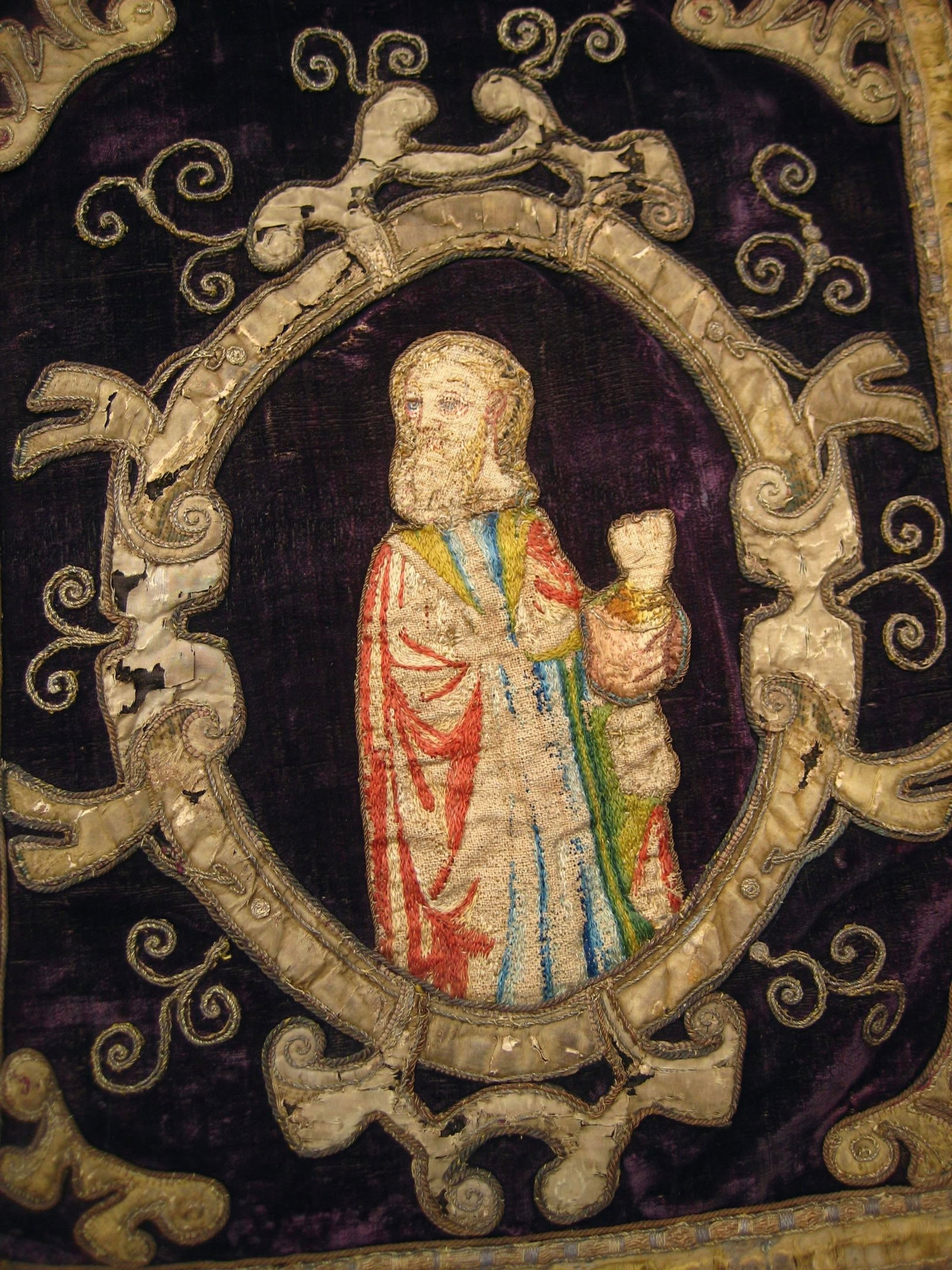 Large Velvet Gold and Silk Embroidered Antependium Circa 17 Century - 6