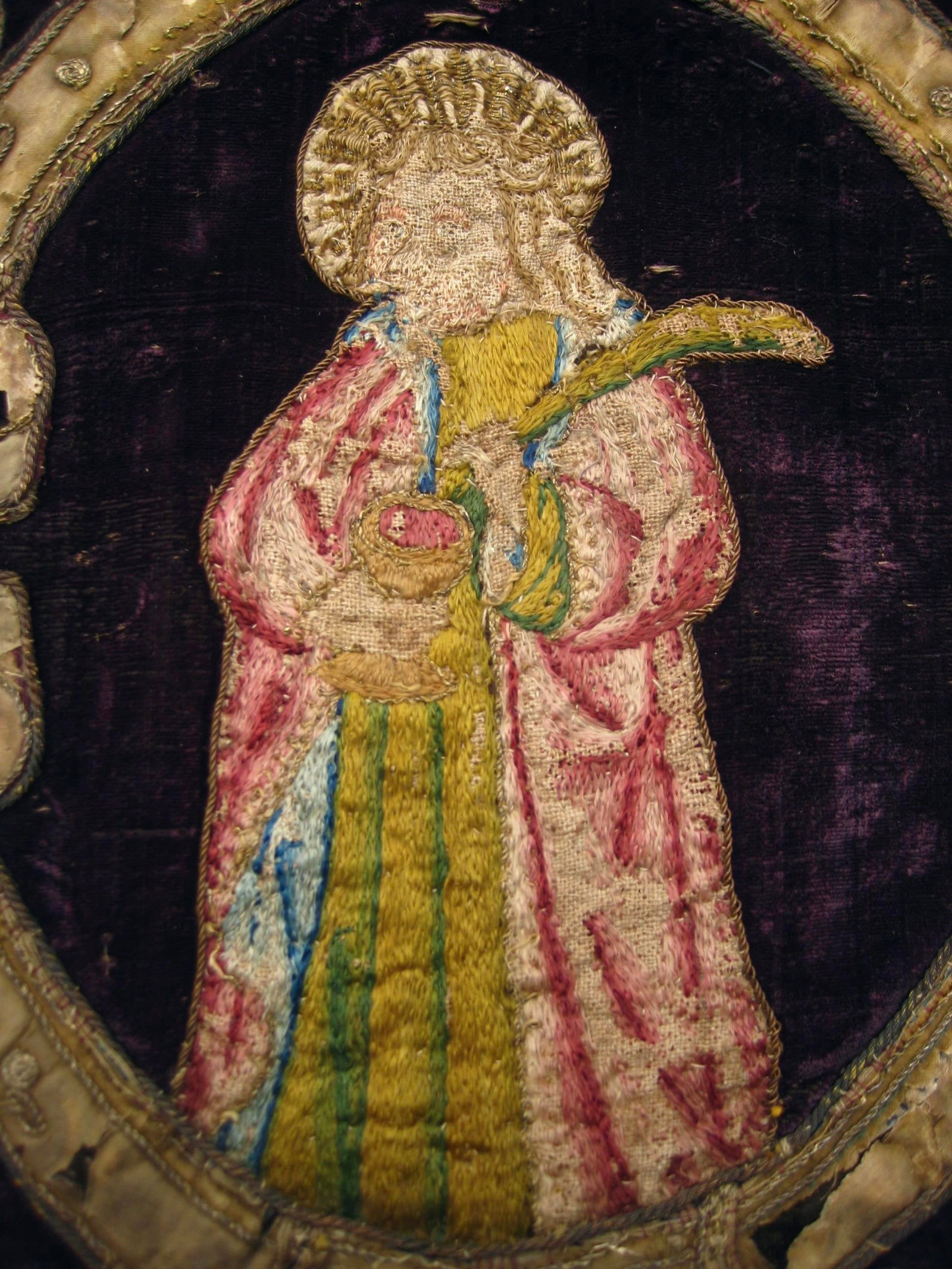 Large Velvet Gold and Silk Embroidered Antependium Circa 17 Century - 9
