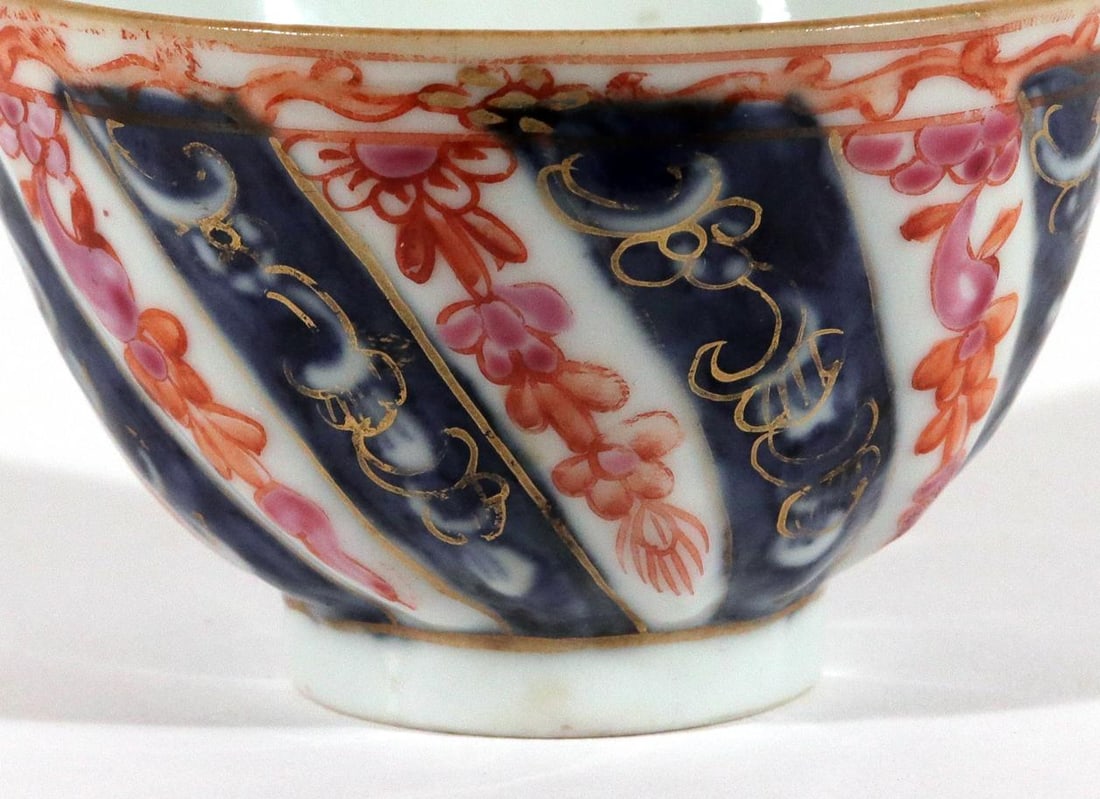 Chinese Export Porcelain "Queen Charlotte" Pattern Tea Bowl & Saucer, Kangxi Period - 6