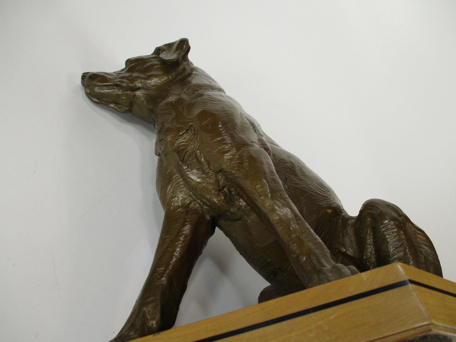 Dan Ostermiller, Bronze Dog, Lab, Labrador Sitting Statue, Wooden Bace Artist Signed: 1995, 2/20 - 12