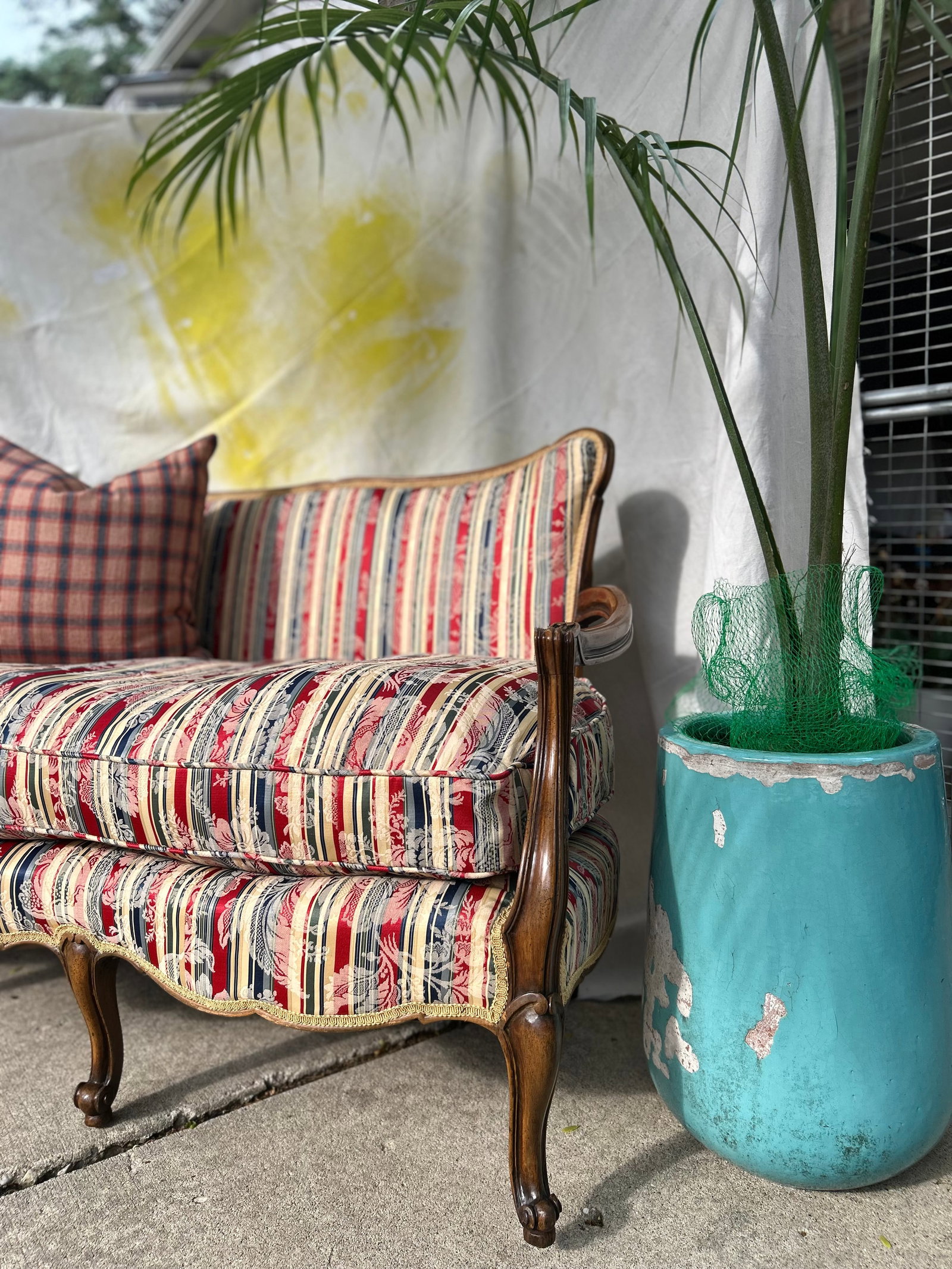 The Mid-Century French Provincial Canapé (71") - 6