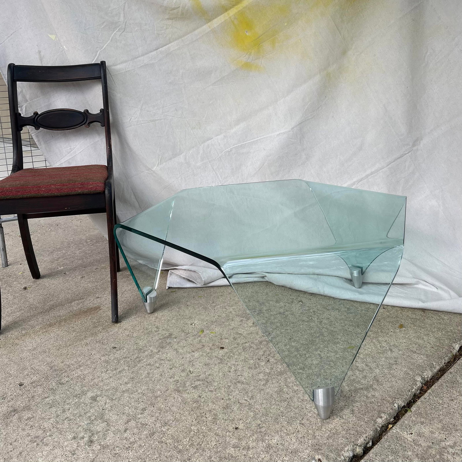 Sculptural Triangular Bent Glass Cocktail Table | Attributed to Fiam Italia | Italy, Circa - 3