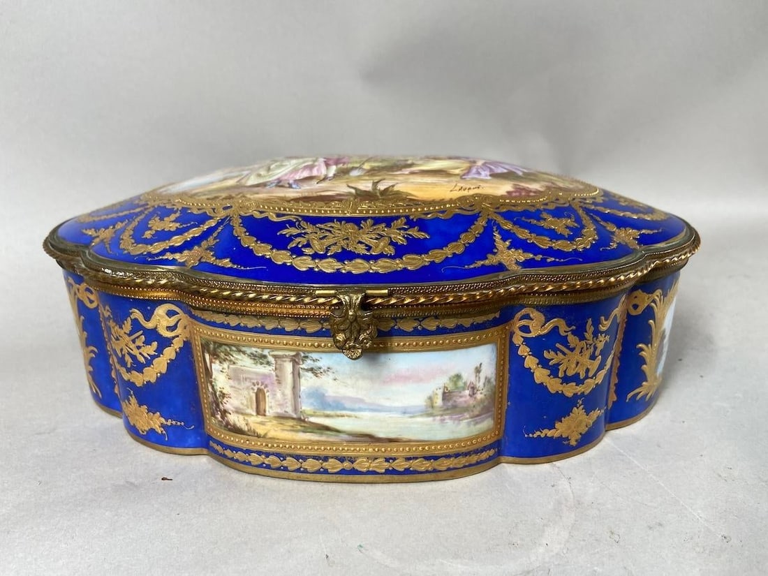 19thC Sevres Rococo Blue Porcelain Gallant Box - 1 - 16