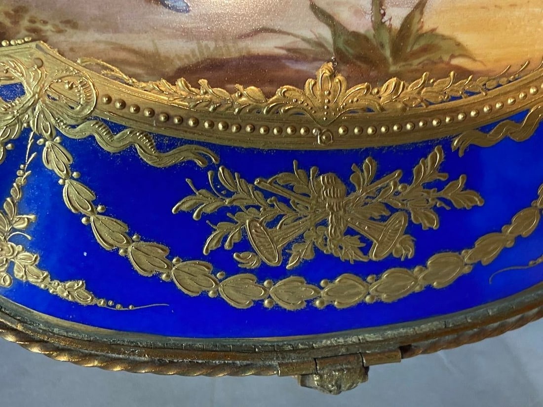 19thC Sevres Rococo Blue Porcelain Gallant Box - 1 - 9