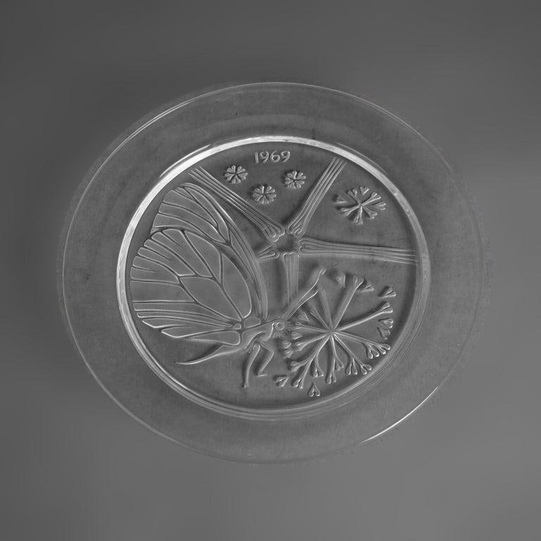 Early 20th Century Twelve-Piece French Lalique Commemorative Crystal Plate Set - 3
