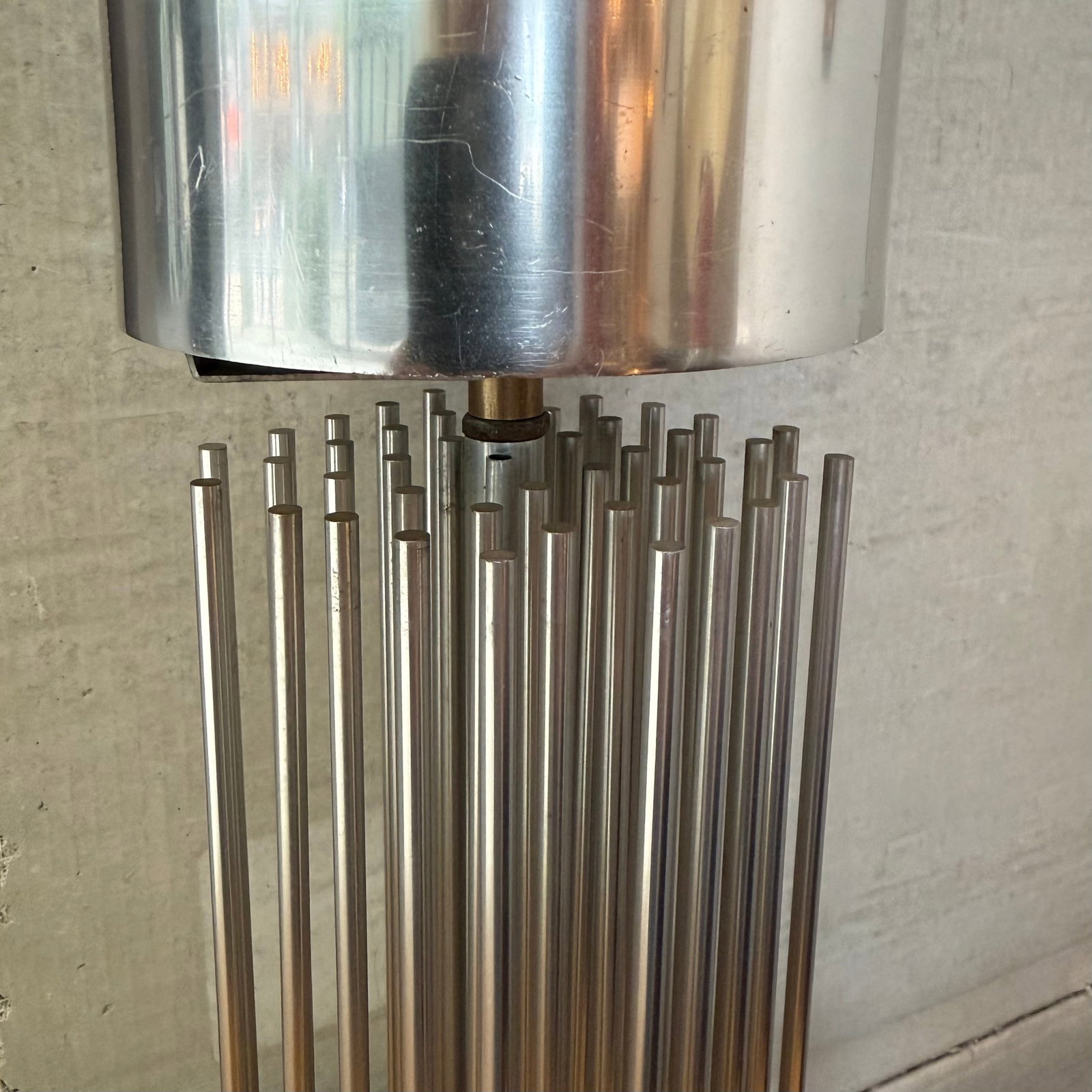 Mid 20th Century Small Modernist Aluminum Cylinder Reed Table Lamp - 6