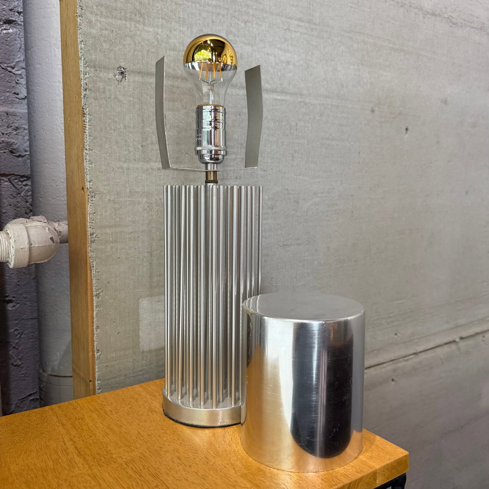 Mid 20th Century Small Modernist Aluminum Cylinder Reed Table Lamp - 7