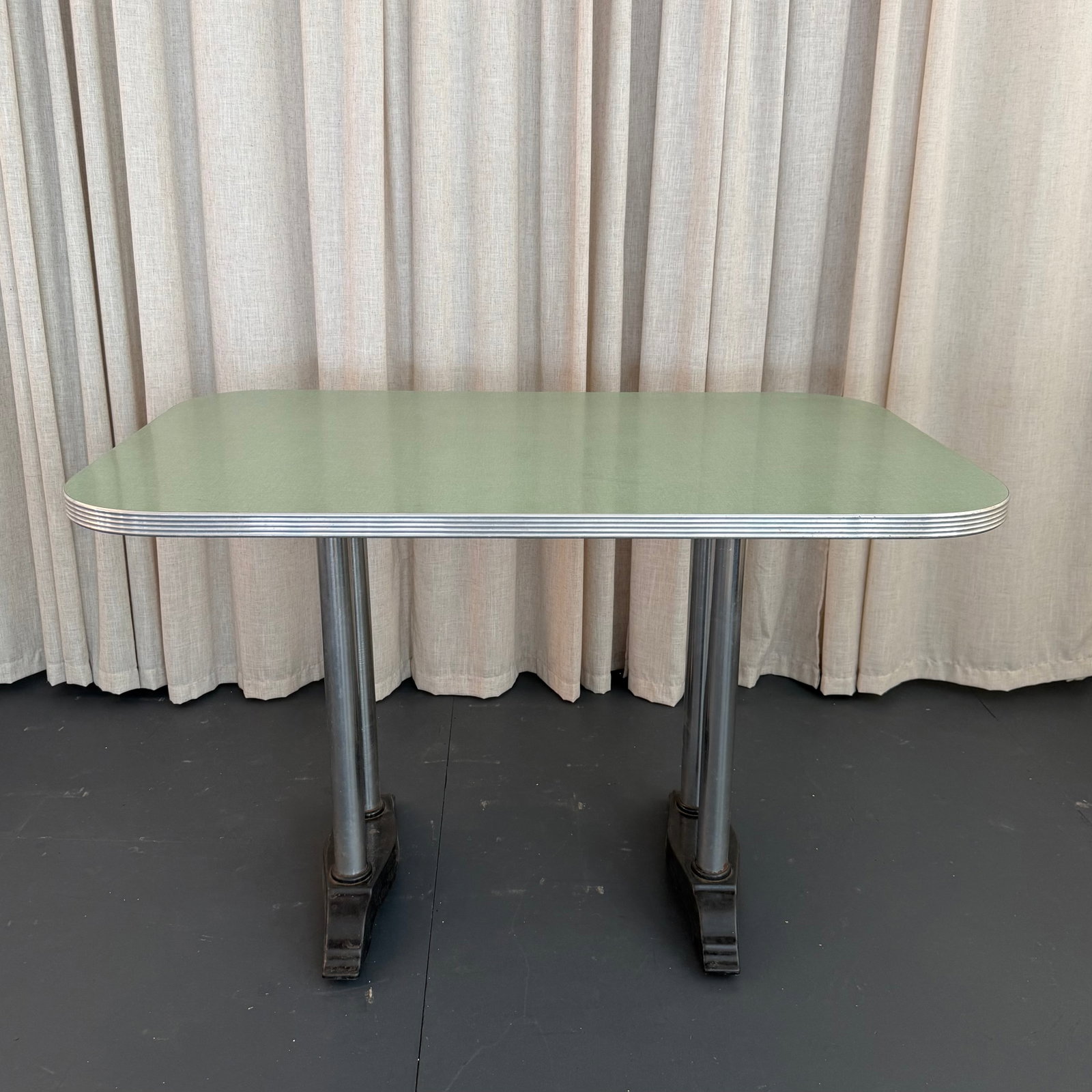 Mid 20th Century Art Deco Revival Sage Green Dinette Pedestal Dining Table - 2