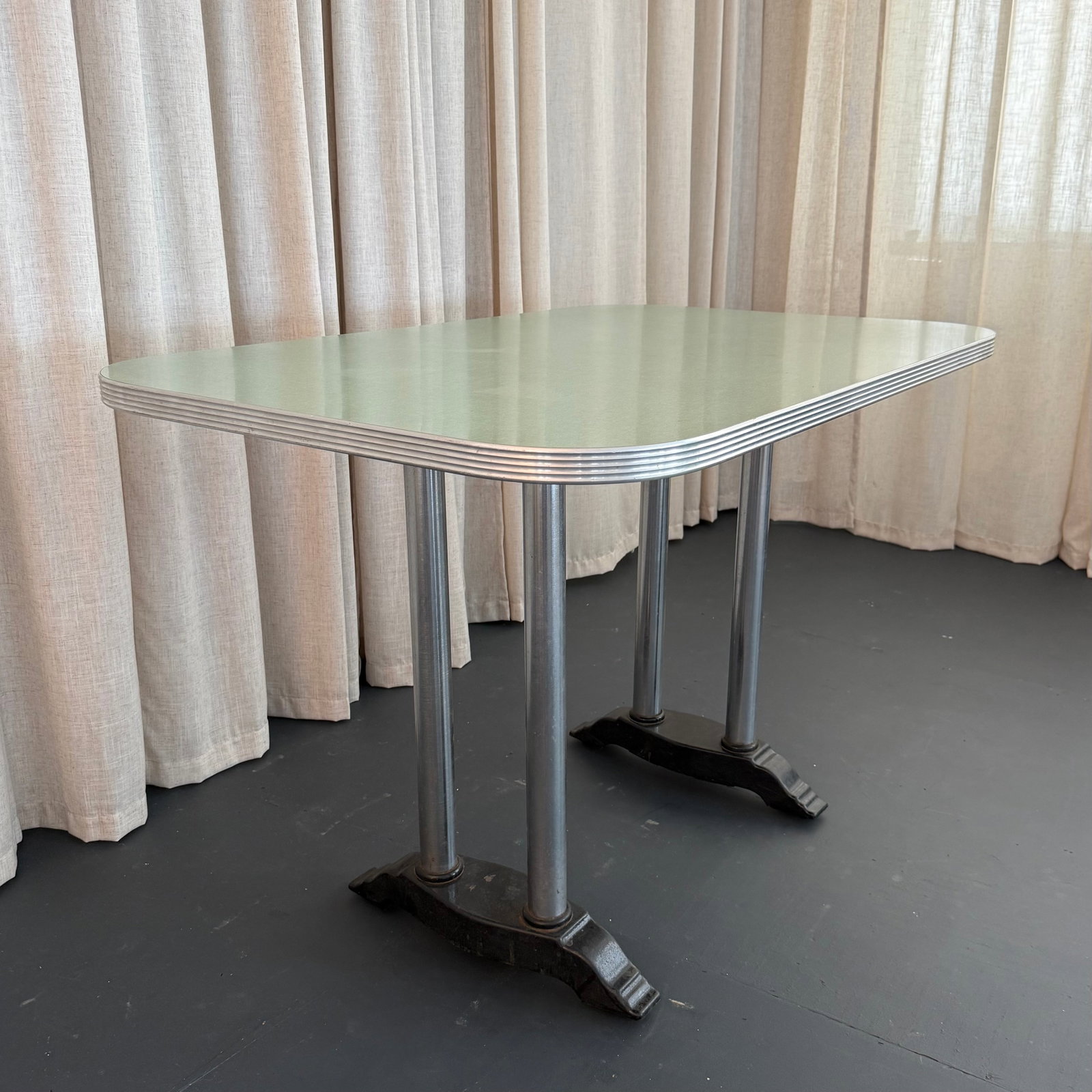 Mid 20th Century Art Deco Revival Sage Green Dinette Pedestal Dining Table - 3