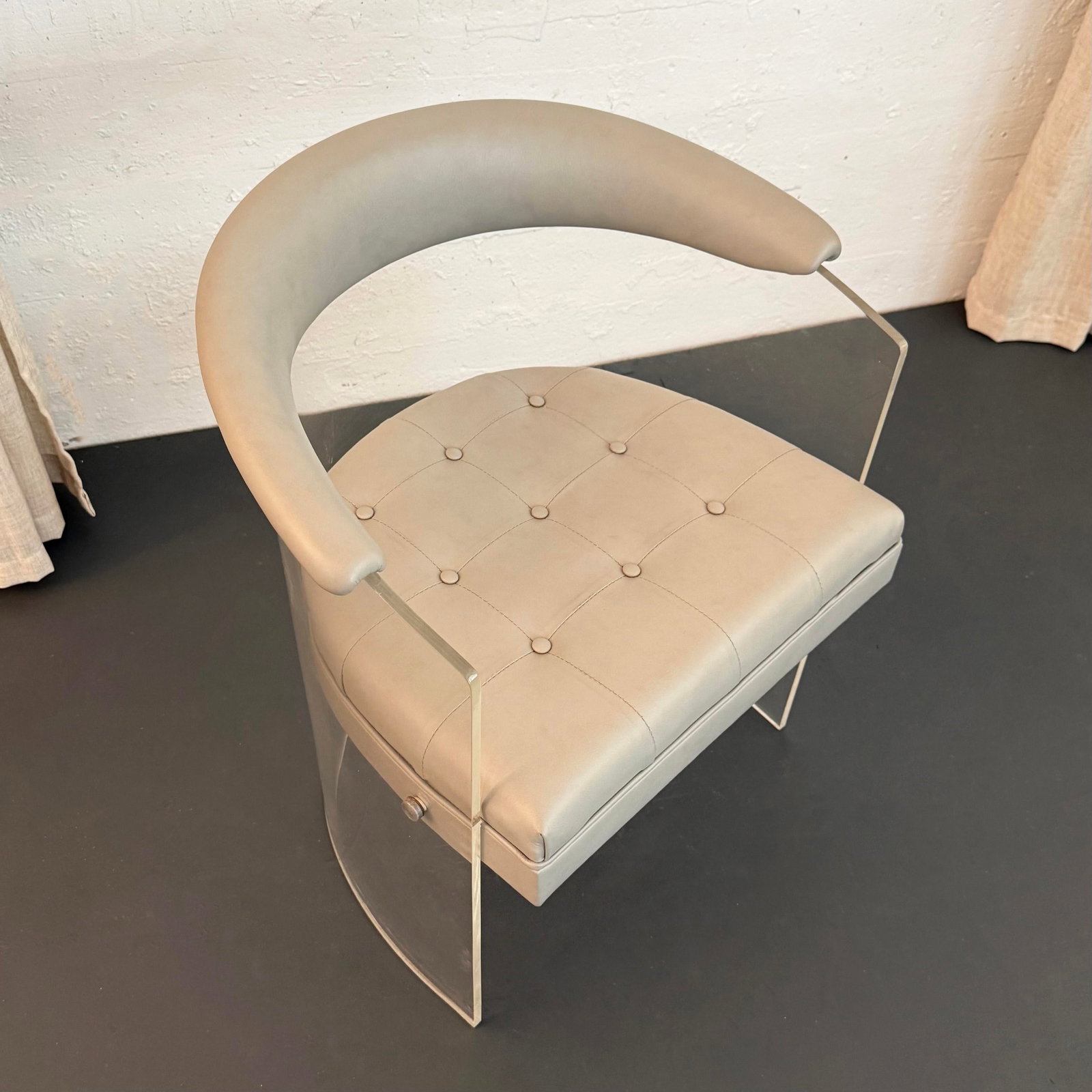 1970s Clear Lucite and Leather Kagan-Style Barrel Tub Chair - 4