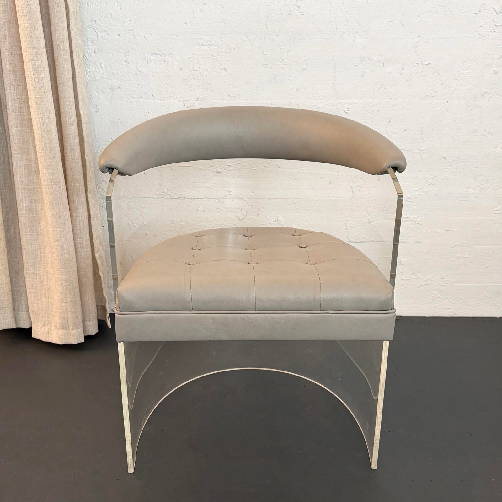 1970s Clear Lucite and Leather Kagan-Style Barrel Tub Chair - 5