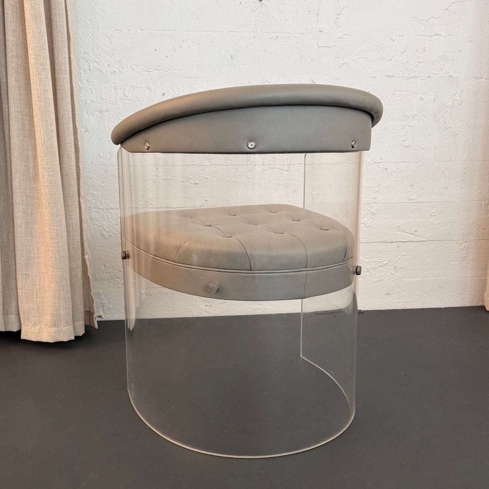 1970s Clear Lucite and Leather Kagan-Style Barrel Tub Chair - 6