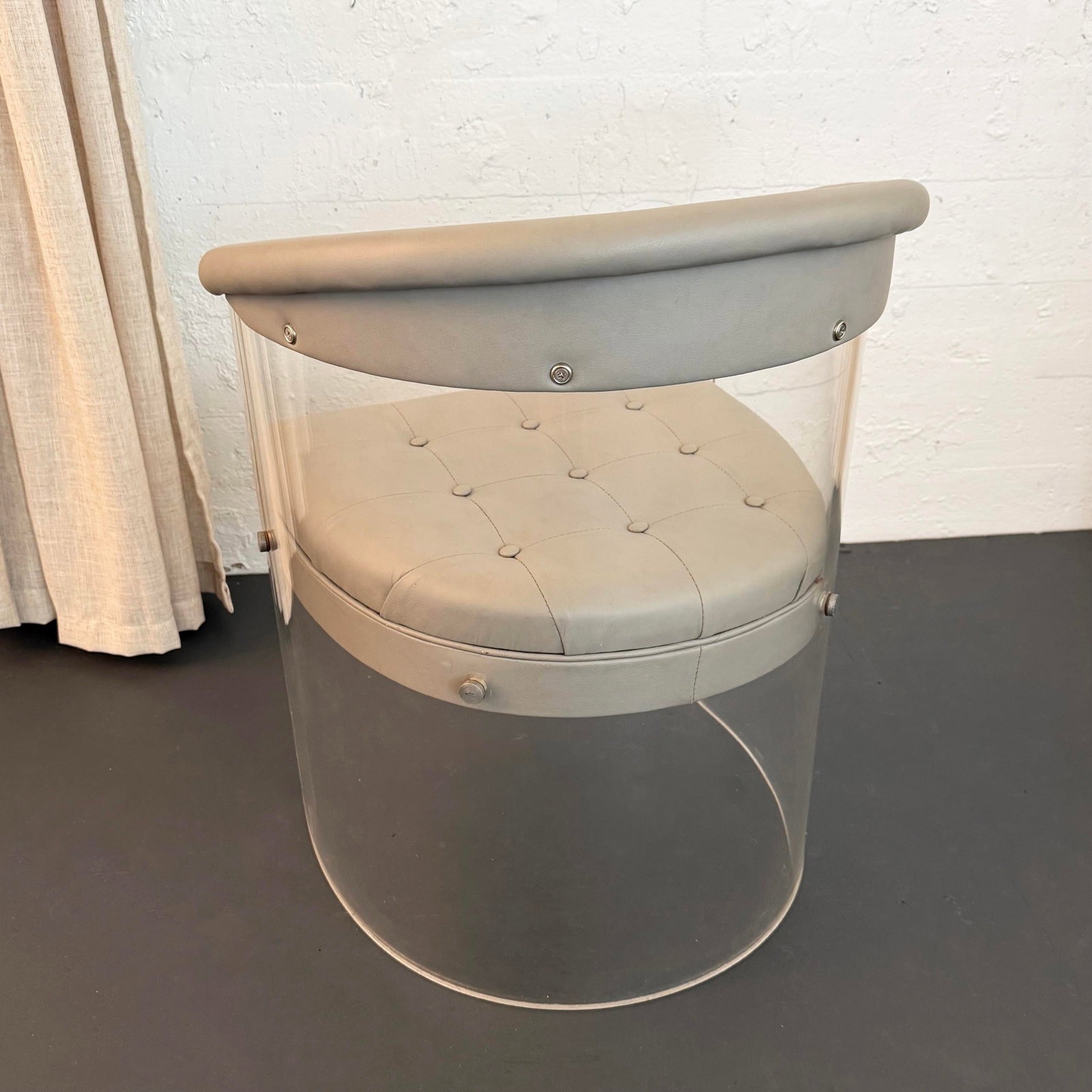 1970s Clear Lucite and Leather Kagan-Style Barrel Tub Chair - 7